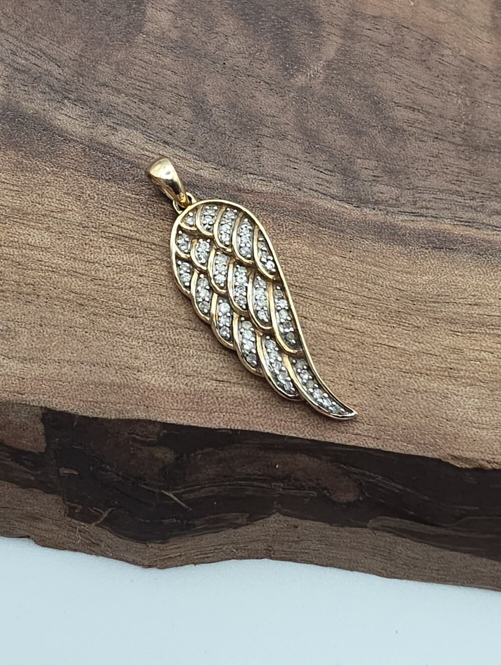 Y2K VTG 14k Gold Natural Diamond Angel Wing Pendant Feathers Bird Charm